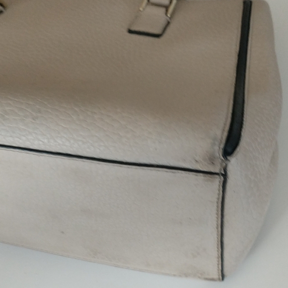 Kate Spade Beige Shoulder Bag with Black Trim - Picture 10 of 13